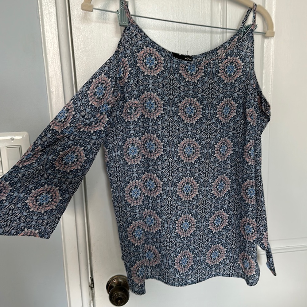 Blue pattern blouse